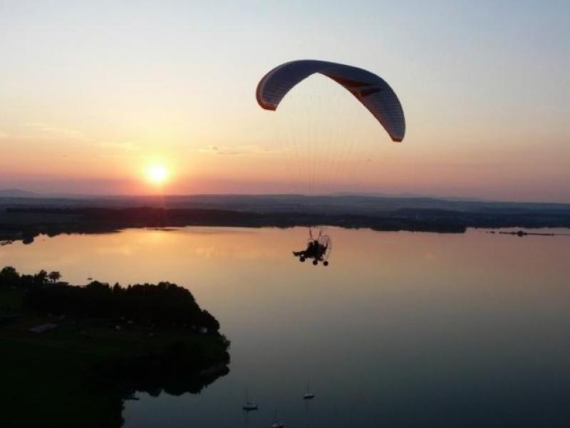 Motorový paragliding - dárkový poukaz